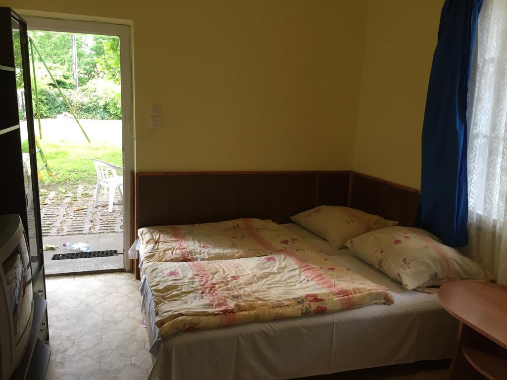 Hotel Matroz Siófok Esterno foto