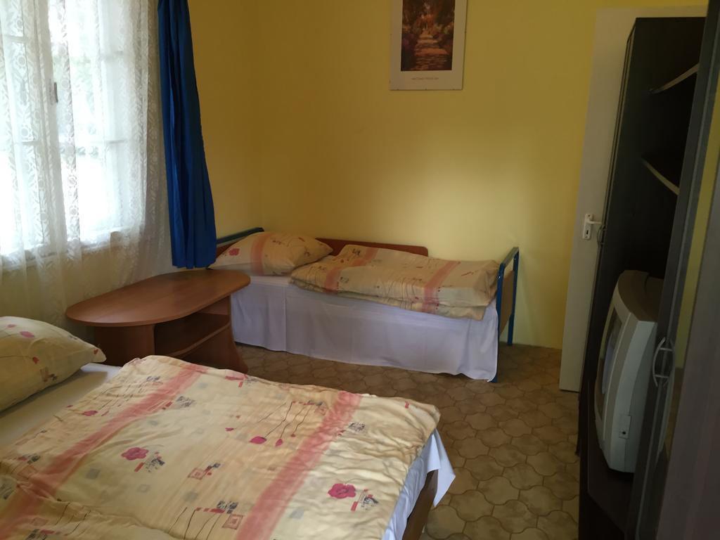 Hotel Matroz Siófok Esterno foto