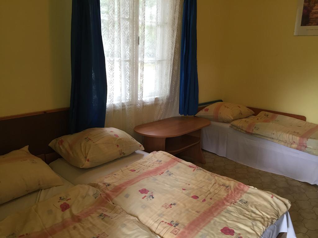 Hotel Matroz Siófok Esterno foto