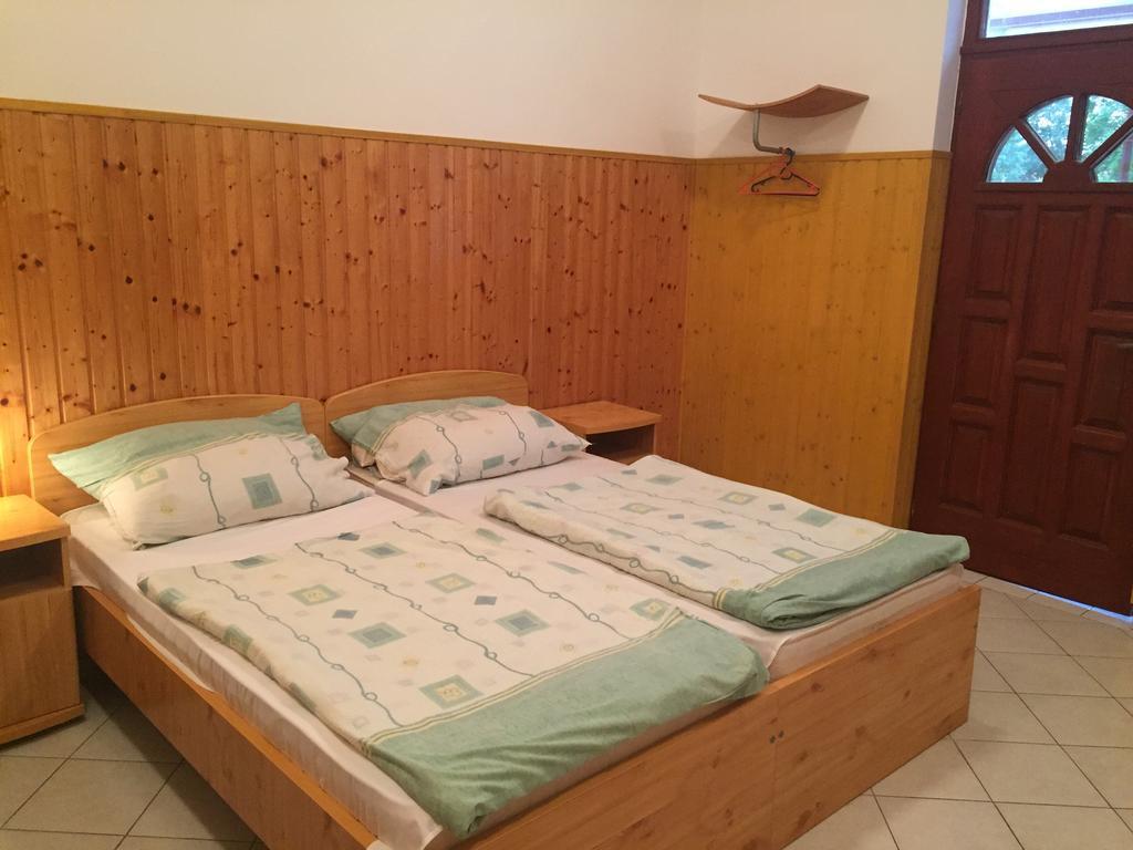 Hotel Matroz Siófok Esterno foto